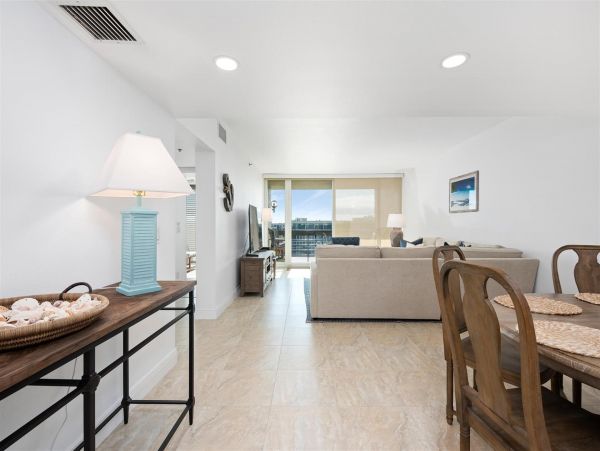Longboat Key 2 Bedroom Beach Condo Great Resort Amenities