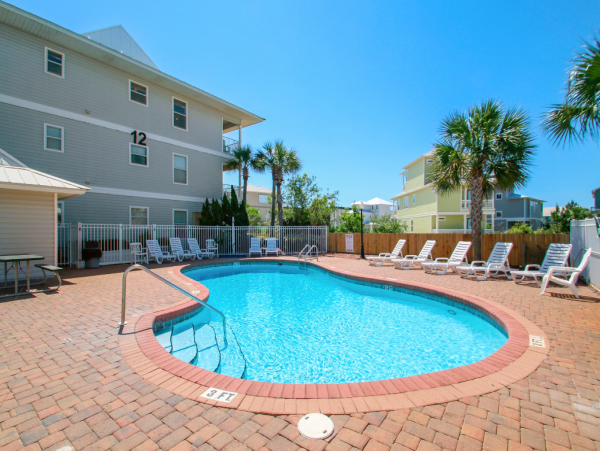 Ground-Level Unit with 2 Bedrooms in Seagrove Beach