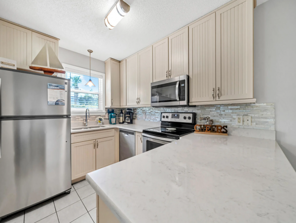 Ground-Level Unit with 2 Bedrooms in Seagrove Beach