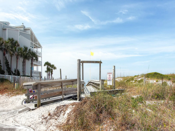 Ground-Level Unit with 2 Bedrooms in Seagrove Beach