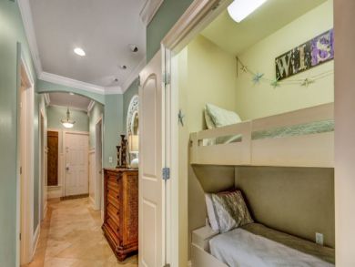 Santa Rosa Beach Vacation Condo Sleeps Eight Guests.