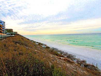 Santa Rosa Beach Vacation Condo Sleeps Eight Guests.