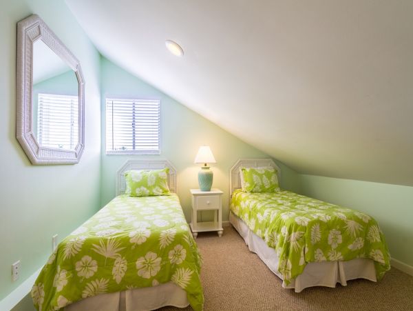 Key Colony Four Bedroom Stroll to the Beach Great Rental