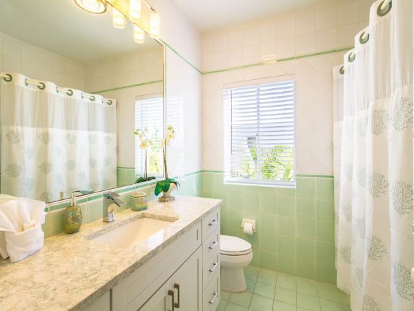 Key Colony Four Bedroom Stroll to the Beach Great Rental