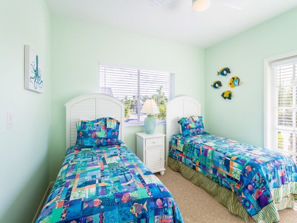 Key Colony Four Bedroom Stroll to the Beach Great Rental