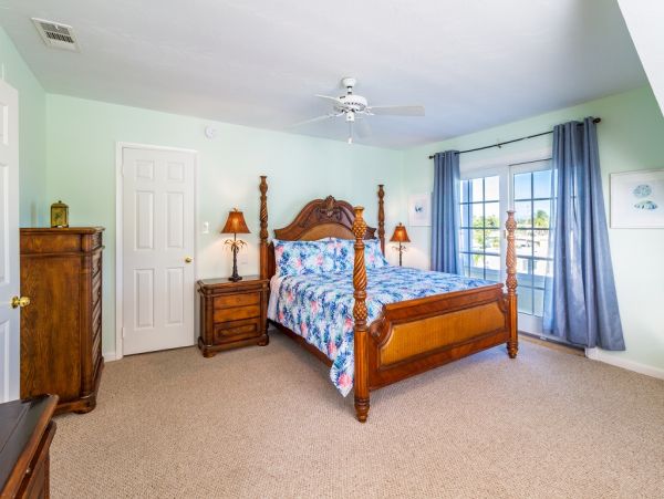 Key Colony Four Bedroom Stroll to the Beach Great Rental