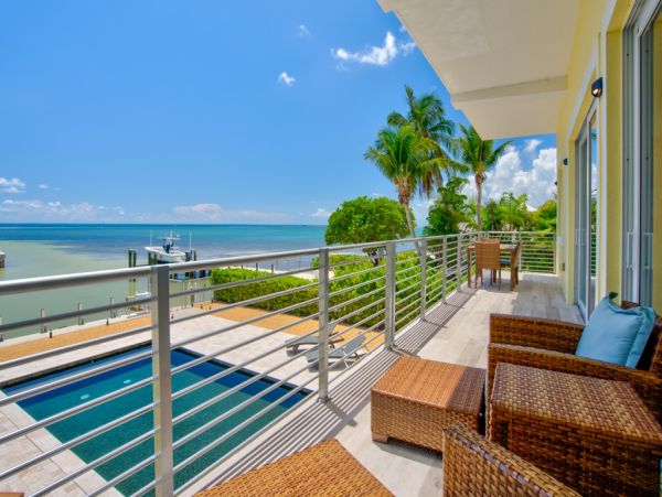 Ocean Front 4 Bedroom Home in Marathon Sleeps 10