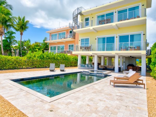 Ocean Front 4 Bedroom Home in Marathon Sleeps 10