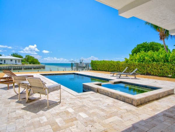 Ocean Front 4 Bedroom Home in Marathon Sleeps 10