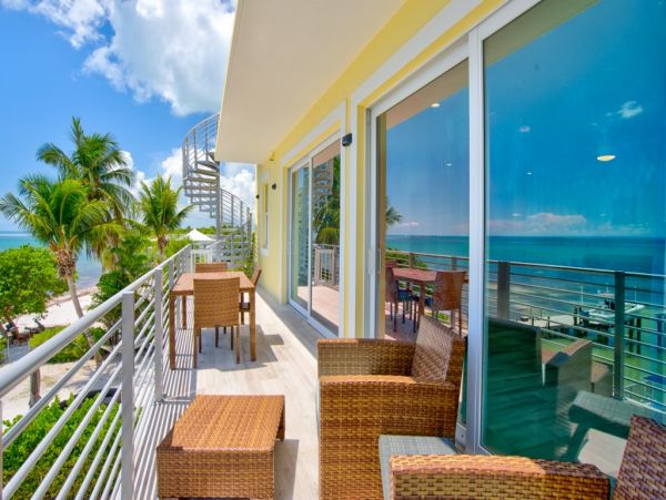 Ocean Front 4 Bedroom Home in Marathon Sleeps 10