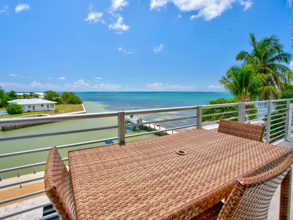 Ocean Front 4 Bedroom Home in Marathon Sleeps 10