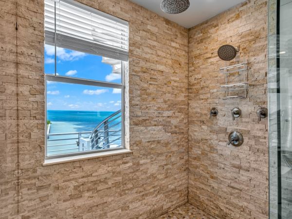 Ocean Front 4 Bedroom Home in Marathon Sleeps 10