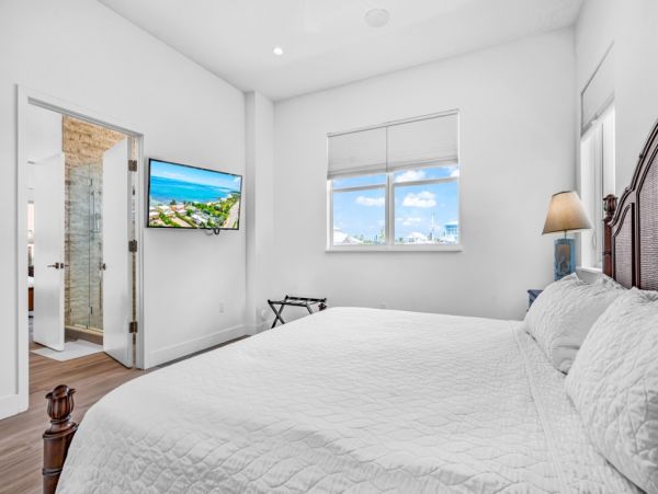 Ocean Front 4 Bedroom Home in Marathon Sleeps 10