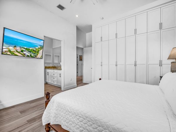 Ocean Front 4 Bedroom Home in Marathon Sleeps 10