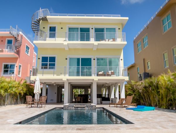 Ocean Front 4 Bedroom Home in Marathon Sleeps 10