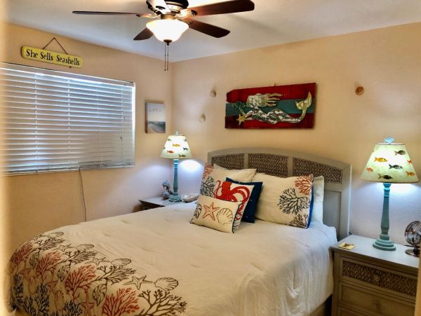 FLORIDA KEYS 3 BEDROOM POOL HOME ON CANAL SLEEPS 8