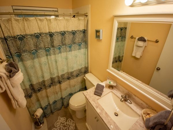 FLORIDA KEYS 3 BEDROOM POOL HOME ON CANAL SLEEPS 8
