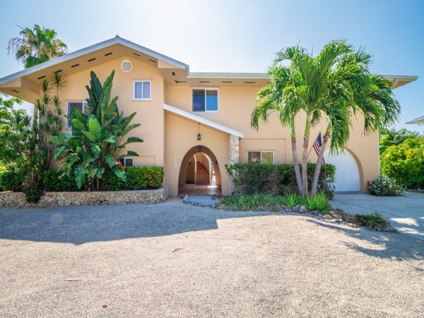 Sombrero Beach Vacation Home Boat Dock Pool