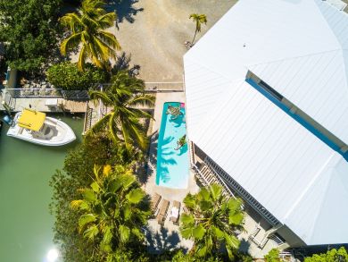 Marathon Vacation Home Sleeps Ten Guests.