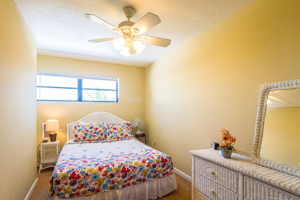Marathon Vacation Home Sleeps Ten Guests.