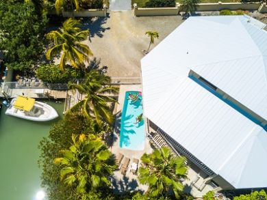 Marathon Vacation Home Sleeps Ten Guests.
