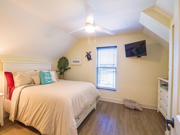 Marathon Vacation Rental Home Five Bedrooms