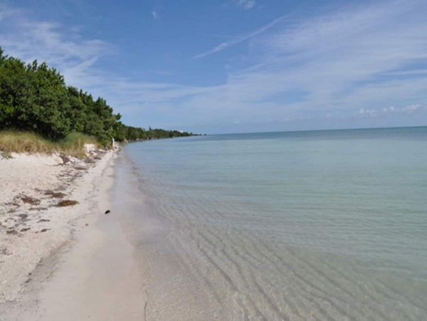 Marathon Walk to Beach Four Bedroom Vacation Home