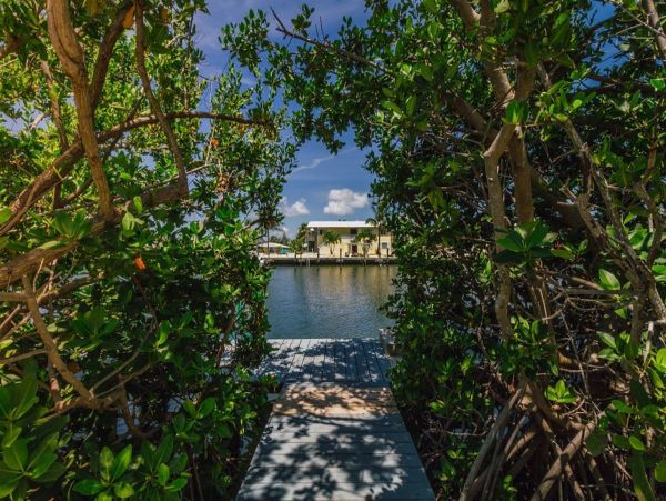Marathon Walk to Beach Four Bedroom Vacation Home