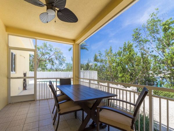 Marathon Walk to Beach Four Bedroom Vacation Home