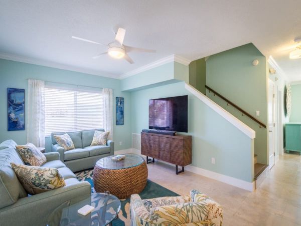 Marathon Walk to Beach Four Bedroom Vacation Home