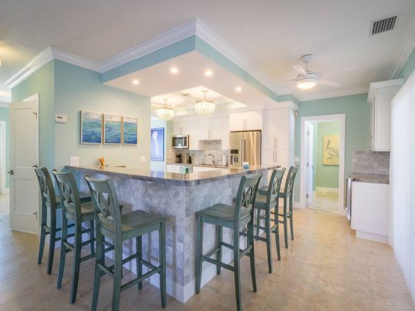 Marathon Walk to Beach Four Bedroom Vacation Home