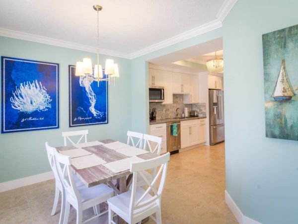 Marathon Walk to Beach Four Bedroom Vacation Home
