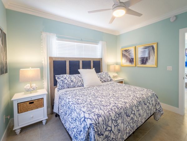 Marathon Walk to Beach Four Bedroom Vacation Home