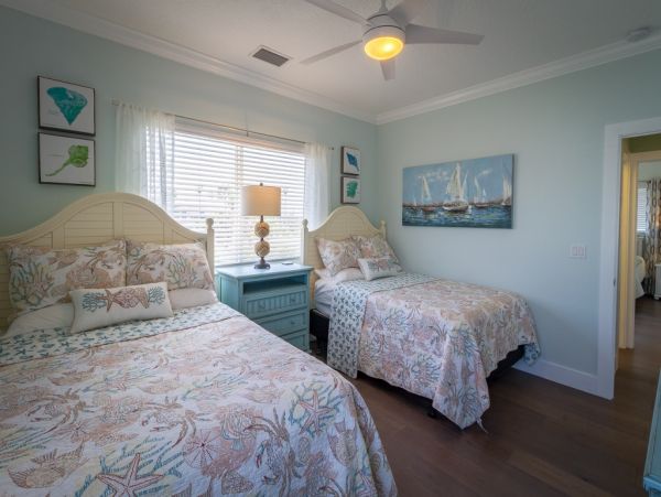 Marathon Walk to Beach Four Bedroom Vacation Home