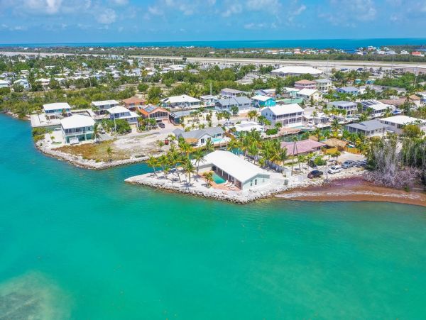 The Florida Keys Luxury Vacation Rental Sleeps Eight Guests