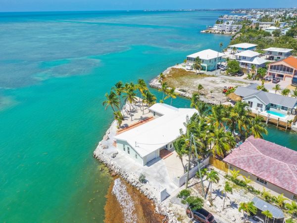 The Florida Keys Luxury Vacation Rental Sleeps Eight Guests