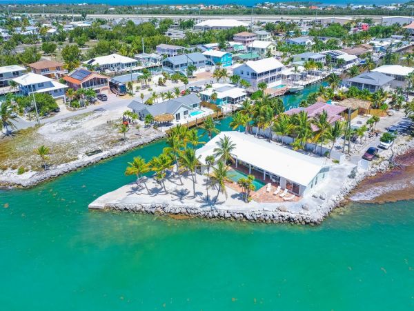 The Florida Keys Luxury Vacation Rental Sleeps Eight Guests