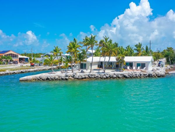 The Florida Keys Luxury Vacation Rental Sleeps Eight Guests