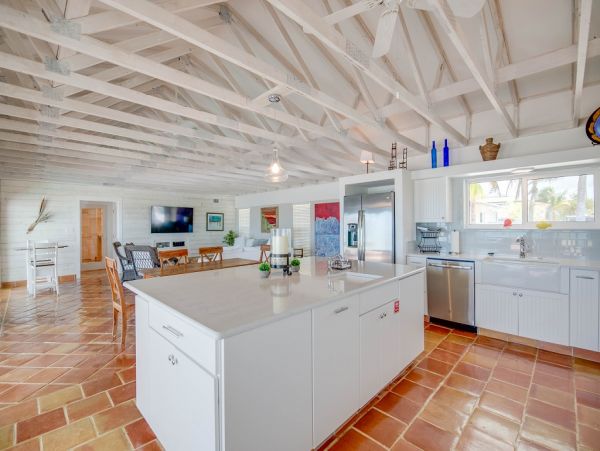 The Florida Keys Luxury Vacation Rental Sleeps Eight Guests