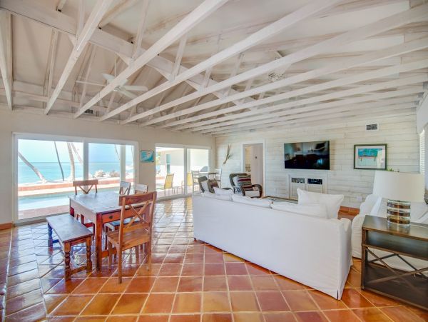 The Florida Keys Luxury Vacation Rental Sleeps Eight Guests