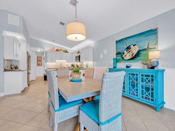 Tropical Vacation Getaway with 3 Bedrooms and Private Pool