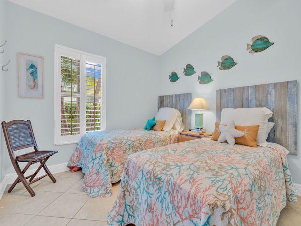 Tropical Vacation Getaway with 3 Bedrooms and Private Pool