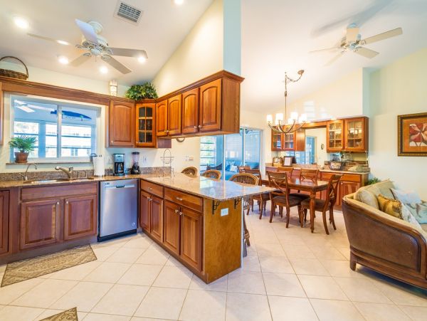 Three Bedroom Key Colony Beach Vacation Home Sleeps 8 Guests