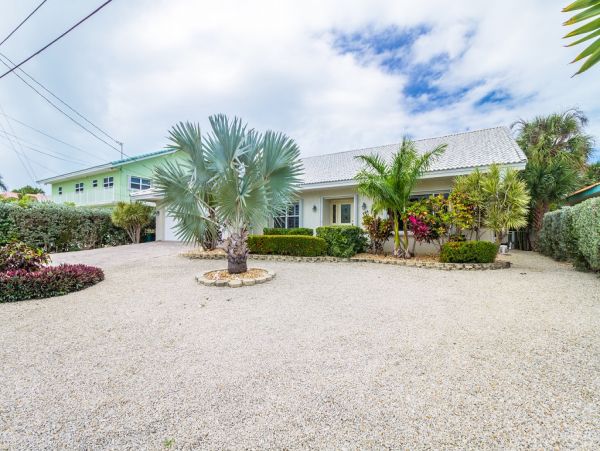 Three Bedroom Key Colony Beach Vacation Home Sleeps 8 Guests