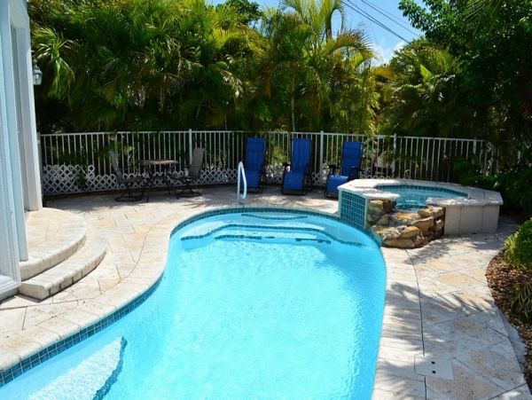 Marathon 4 Bedroom Vacation Home Private Pool & Spa