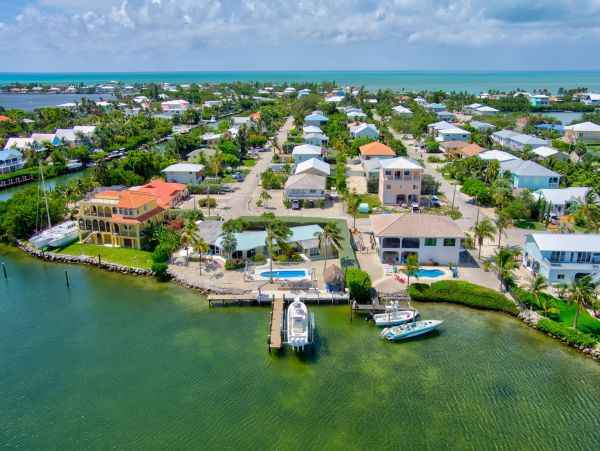 Charming Marathon Vacation Home 4-Bedroom near the Ocean with Pool