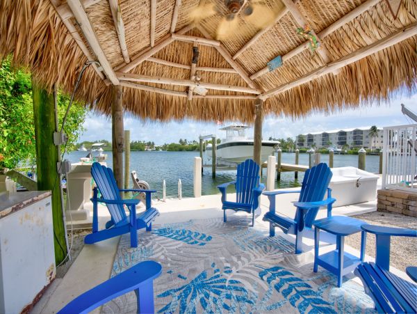 Charming Marathon Vacation Home 4-Bedroom near the Ocean with Pool