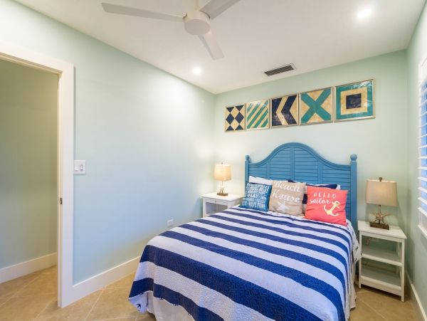 Charming Marathon Vacation Home 4-Bedroom near the Ocean with Pool