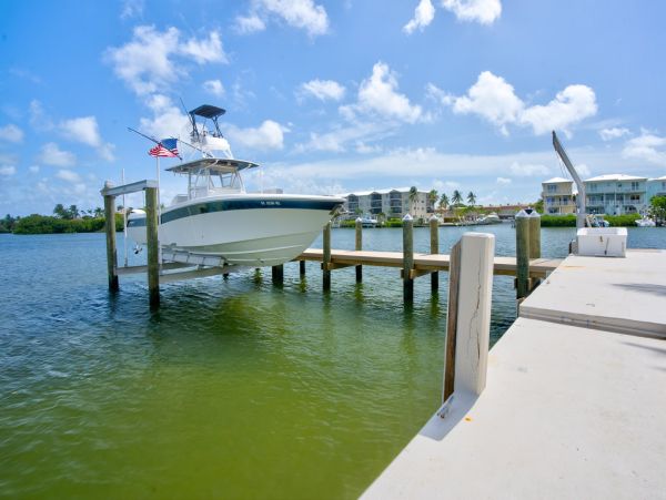 Charming Marathon Vacation Home 4-Bedroom near the Ocean with Pool