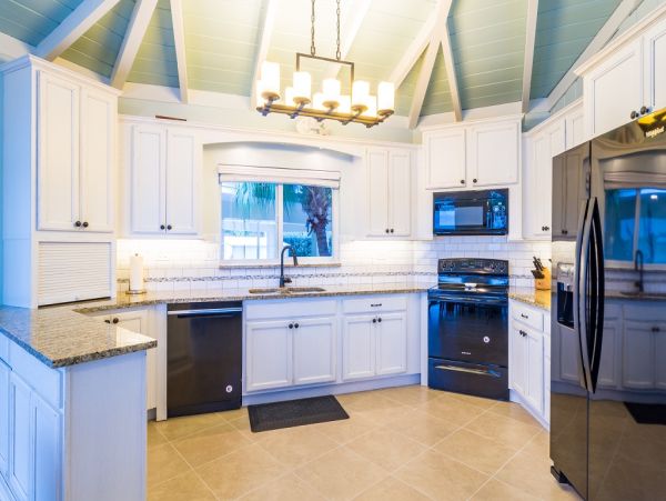 Charming Marathon Vacation Home 4-Bedroom near the Ocean with Pool